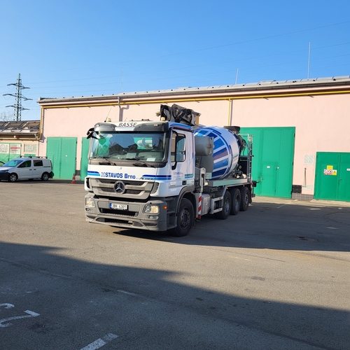 Mercedes Benz Actros — čerpadlo betonu s domíchávačem